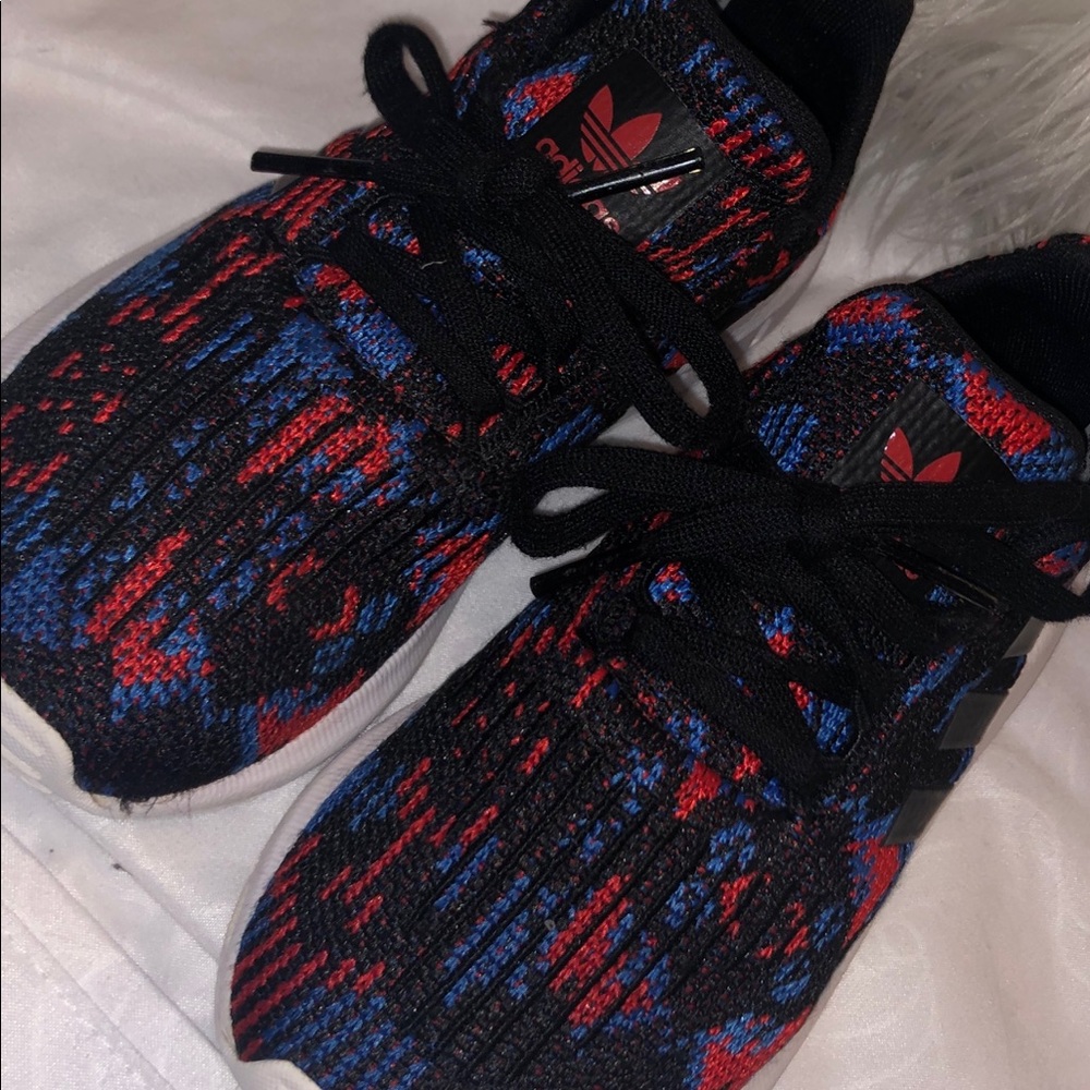 ❤️LIKE NEW Boys Adidas Sneakers❤️